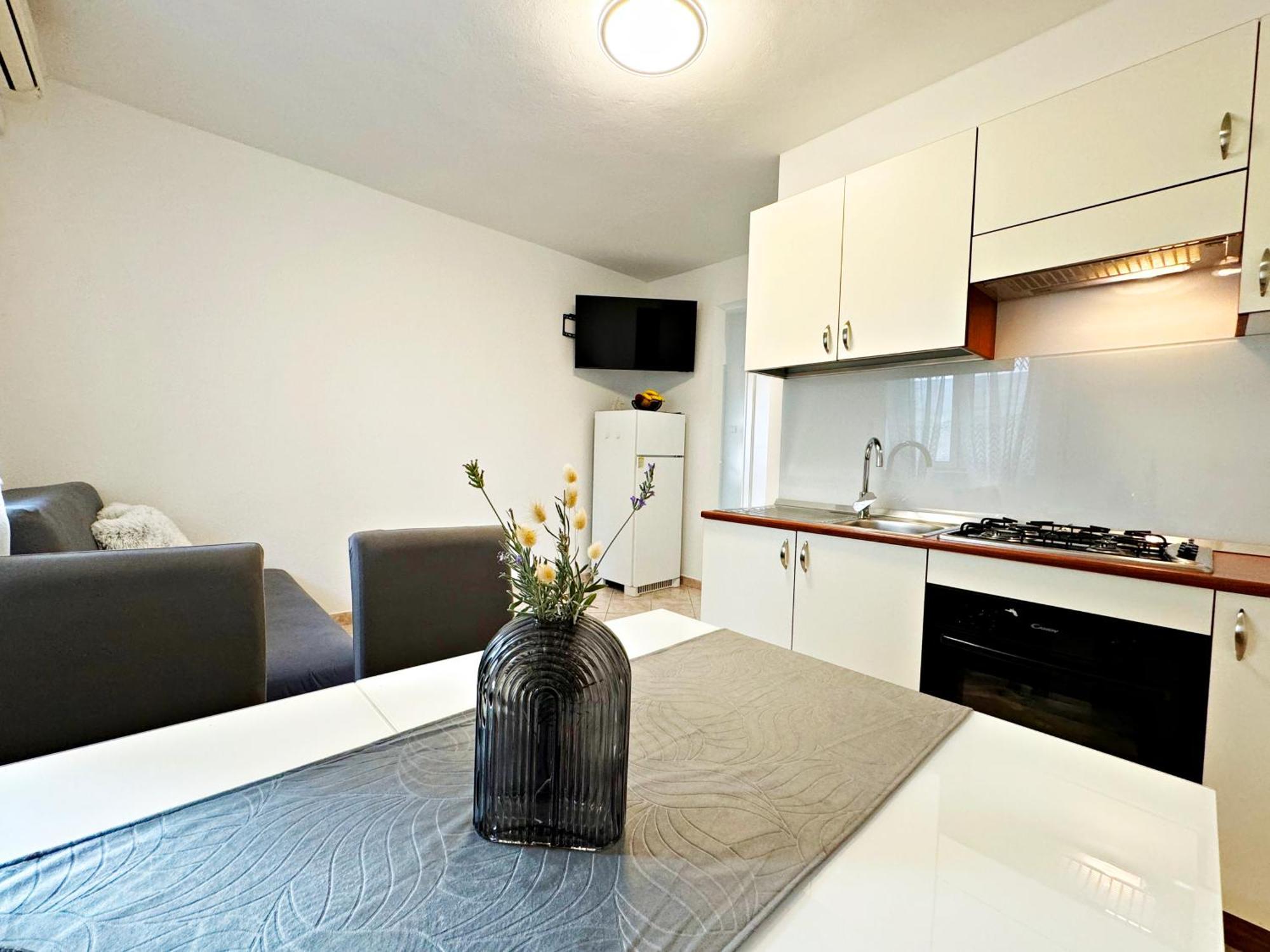 Apartment Baloevic Postira Eksteriør bilde